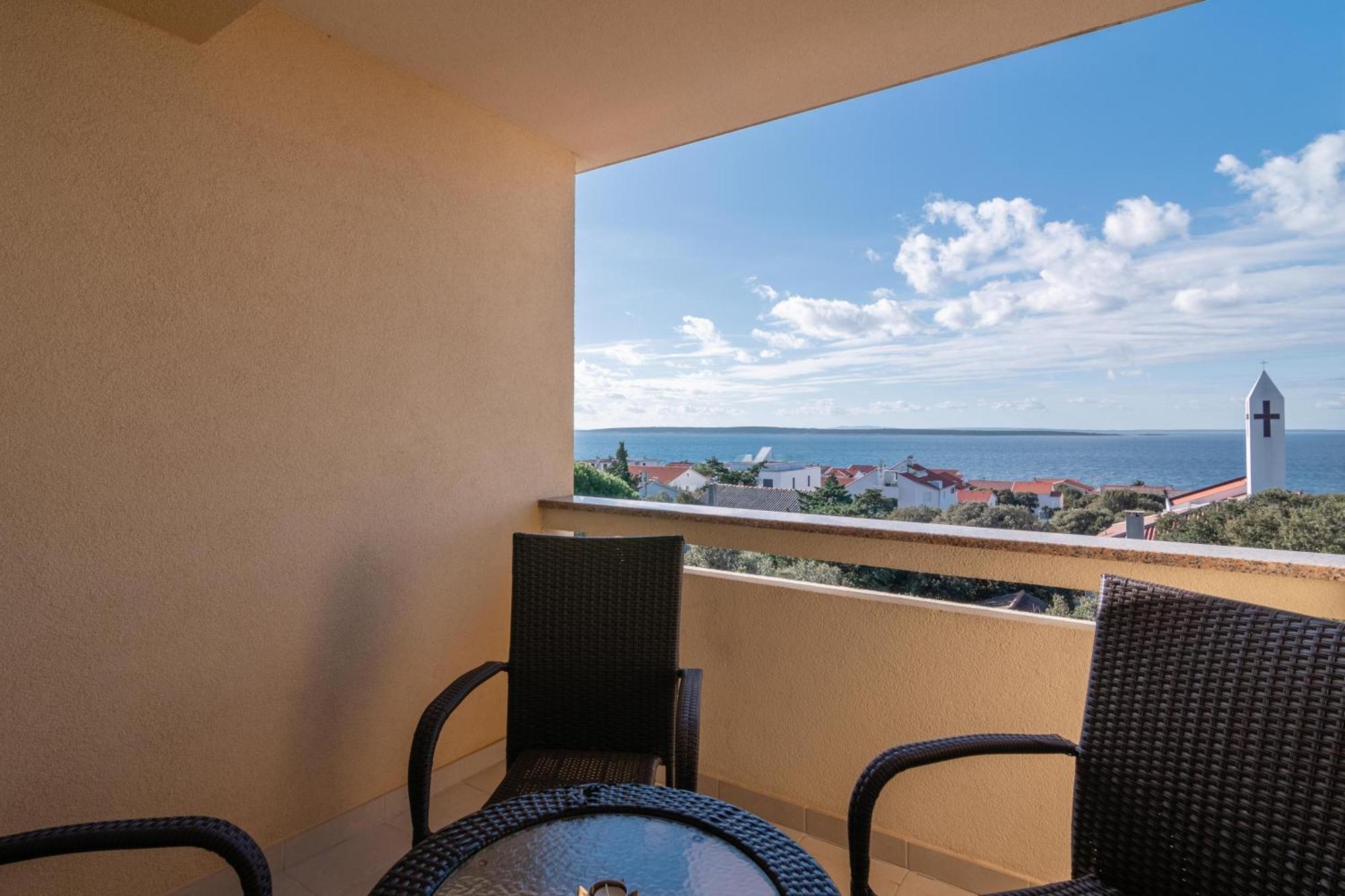 Apartments With A Parking Space Mandre, Pag - 18748 Kolan Exterior photo