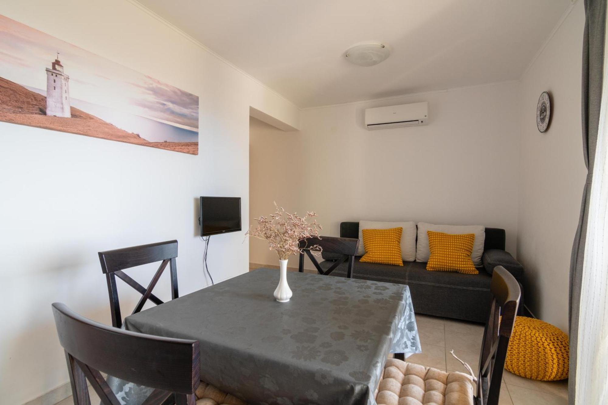 Apartments With A Parking Space Mandre, Pag - 18748 Kolan Exterior photo