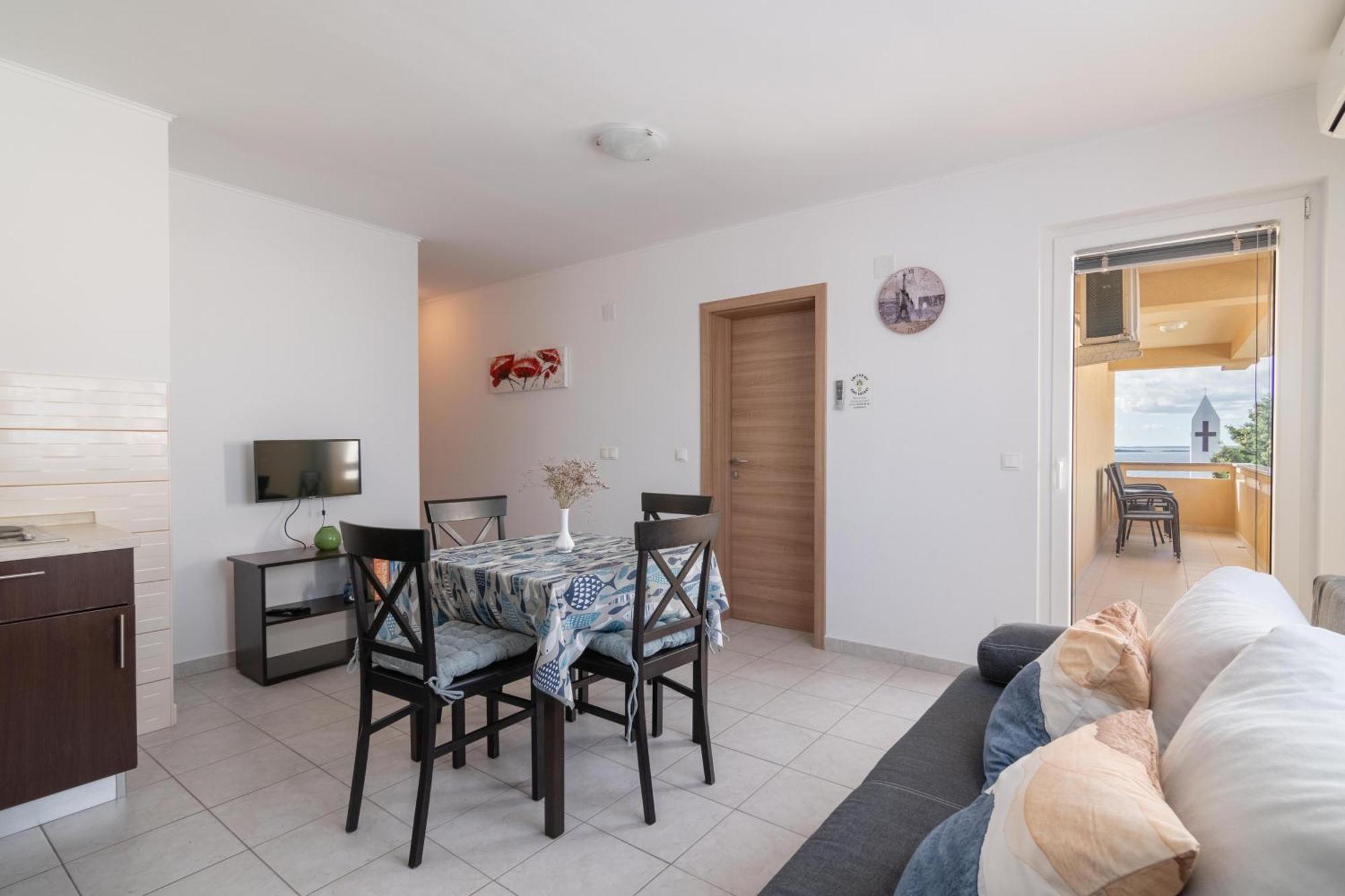 Apartments With A Parking Space Mandre, Pag - 18748 Kolan Exterior photo