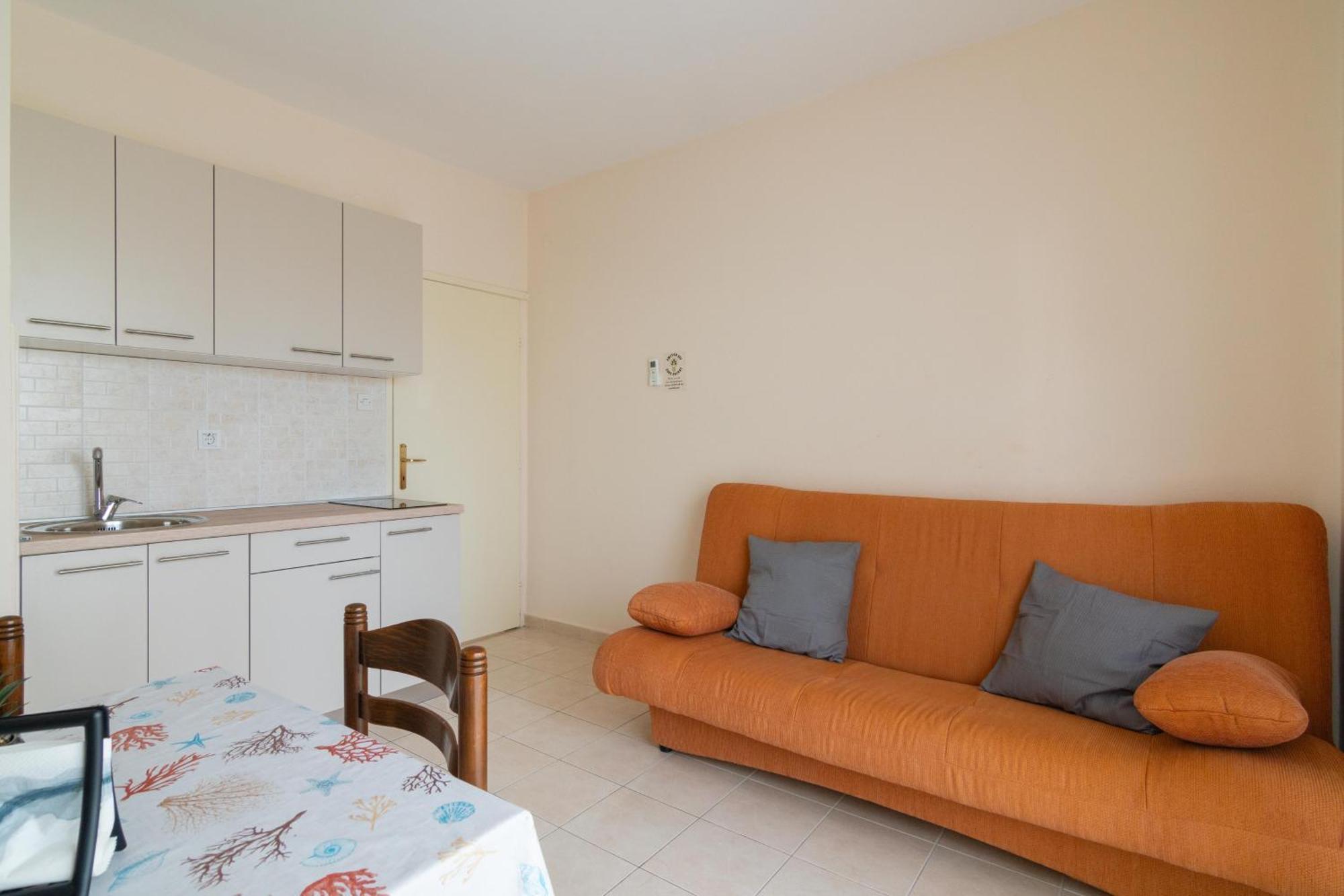 Apartments With A Parking Space Mandre, Pag - 18748 Kolan Exterior photo